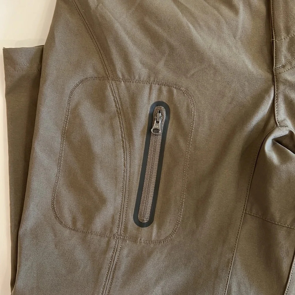 The North Face - size 6, brown capris - Picture 6 of 9